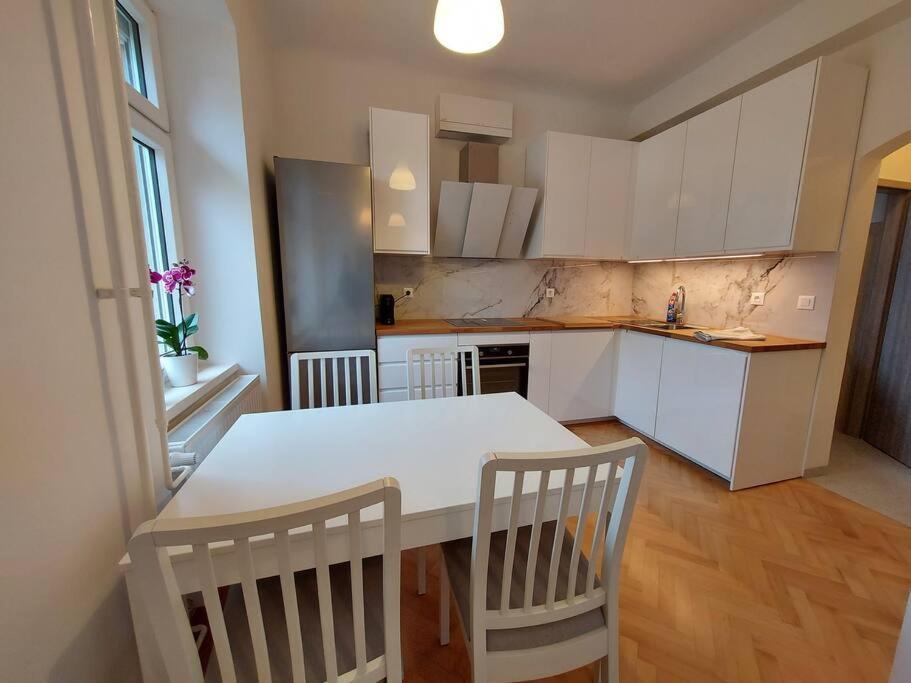 Apartment Bezigrad Λιουμπλιάνα Εξωτερικό φωτογραφία